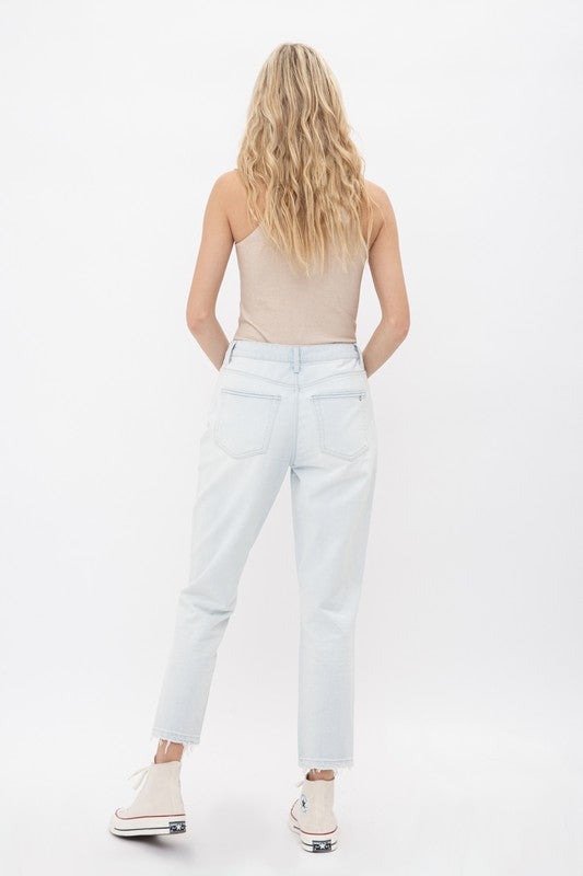 Rigid Super High Mom Jean. These mom jeans fit a style trend that can go from party vibes to a relaxed trip to the mall. Fabric Content: 100# Cotton